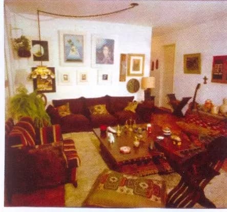 Revista Amiga Especial. Casa Dos Artistas Nº 4. O Cantinho Feliz Que Vale Por Tudo. Higienópolis - São Paulo. Aqui Mora A Calma E A Tranquilidade O Lugar, Que Martinha Escolheu Para Morar. No living, Plantas Bem Cuidadas Equilibram A Importância Do Mobiliário. Pág.. 50