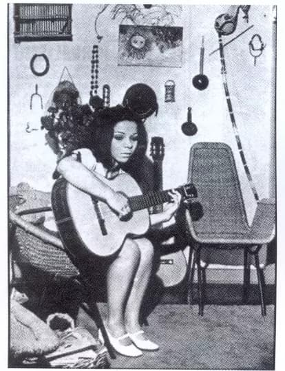 Revista Intervalo Nº 260. Martinha Está Num Apartamento No Bairro Da Aclimação, Em São Paulo. Ela Decorou Sua Casa Em Estilo Colonial Brasileiro. Pág. 31, 32 e 33